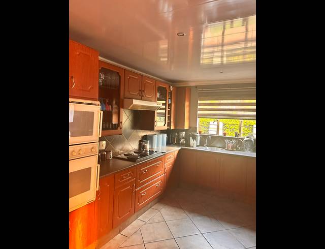 4 BEDROOM HOUSE FOR SALE IN EERSTERUST